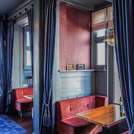 Boulevard Scheveningen Hotel 3*