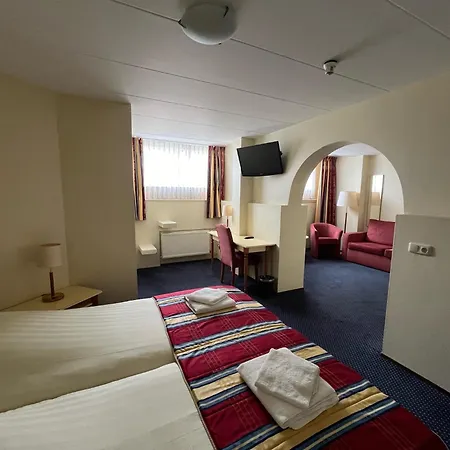 Boulevard Scheveningen Hotel 3*