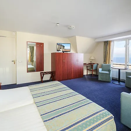 Boulevard Scheveningen Hotel 3*